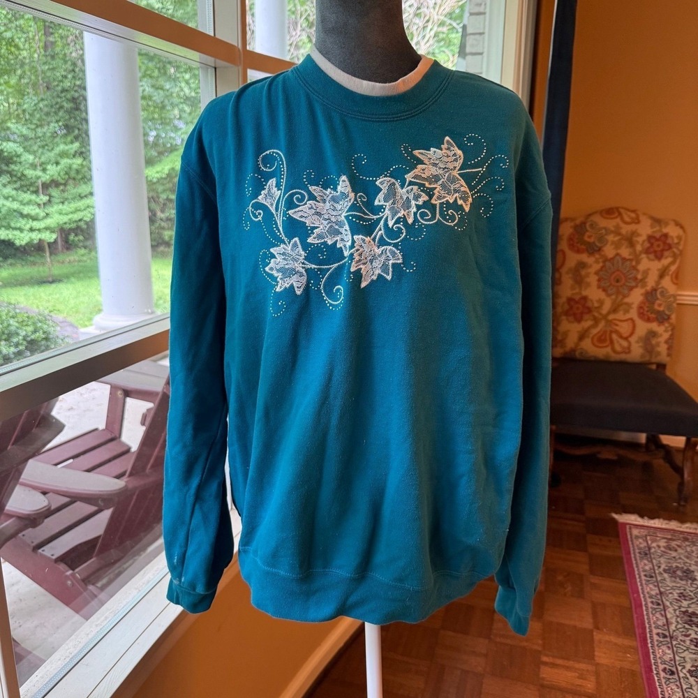 Vtg teal crewneck sweatshirt featuring white embroidered leaves and vines sz L L